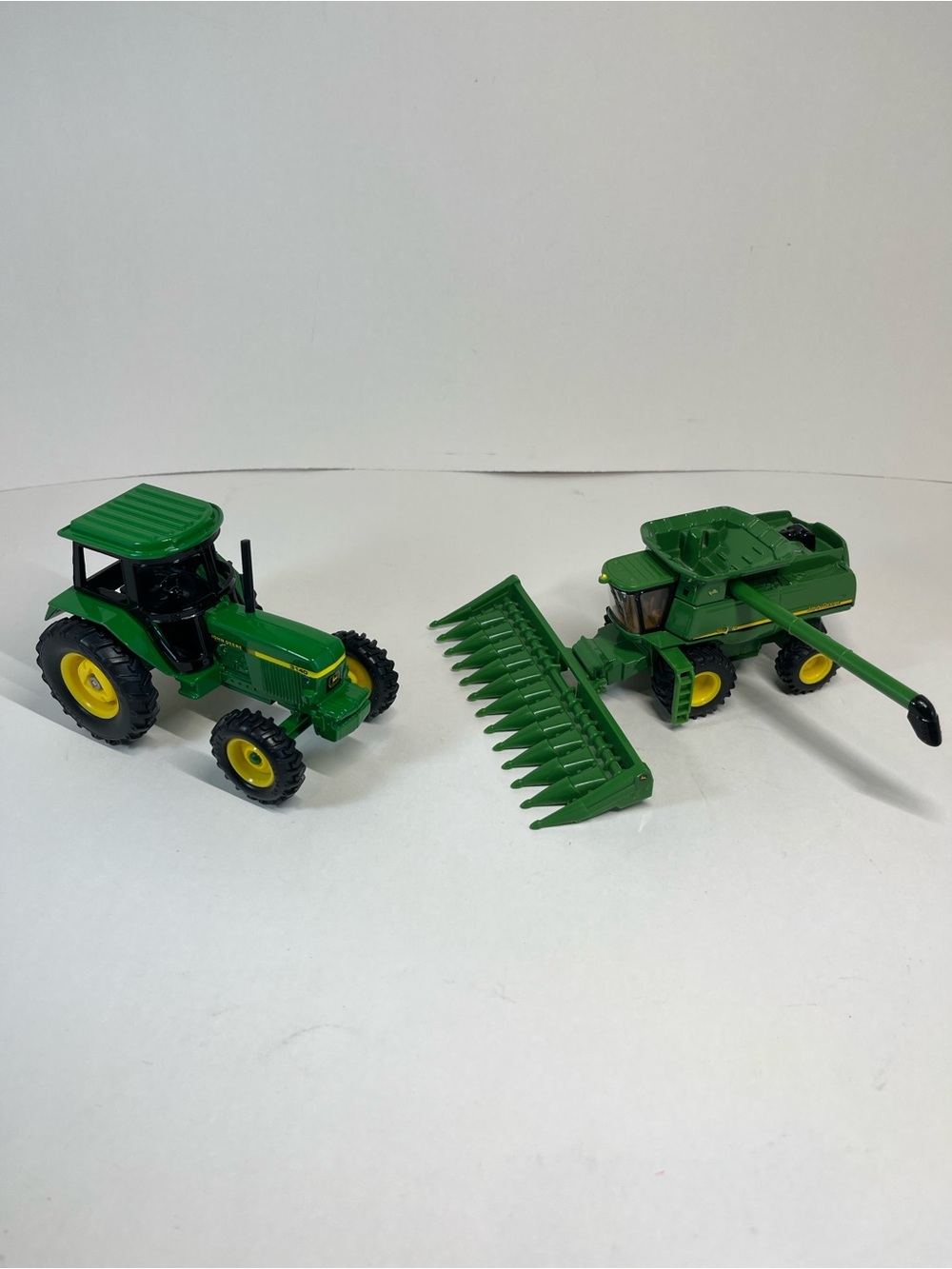 John Deere ERTL Tractor 3140 Diecast 9860 STS Combine Corn Head Toys Green